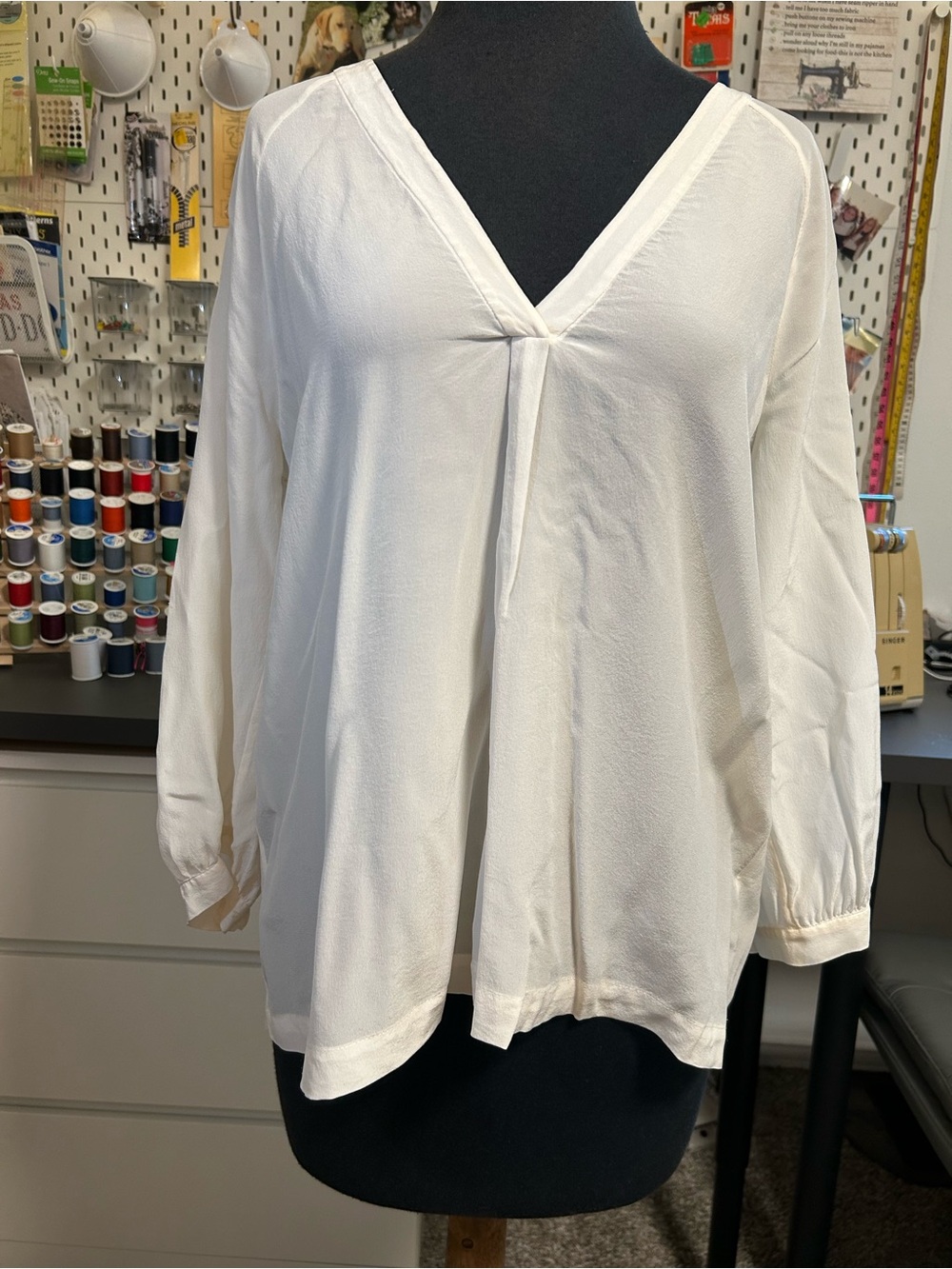 Joie Cream Silk V-Neck Pleated Long Sleeve Blouse